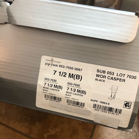 Boots - Picture 6 of 6